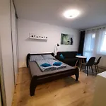 Klimka With Balcony, Free Wifi And Free Parking Appartement Bratislava