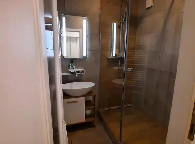 Klimka With Balcony, Free Wifi And Free Parking Μπρατισλάβα